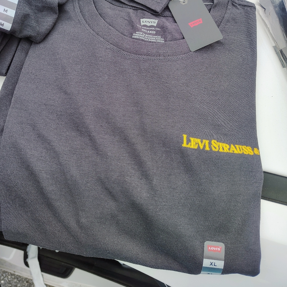 Levi's Gray T-Shirt with Yellow Logo